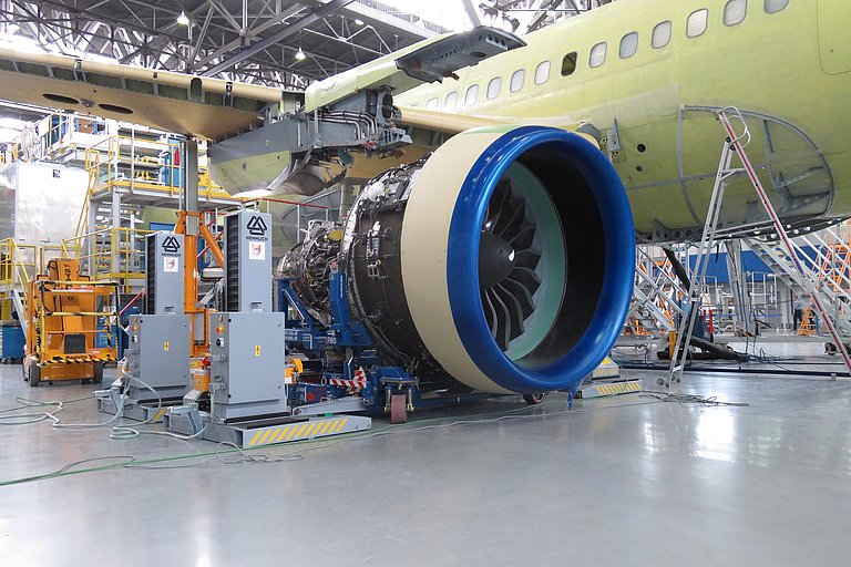 Engine change system by HENNLICH